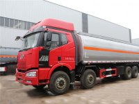 解放前四后八30立方運油車