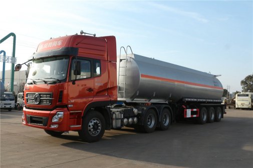 東風天龍3軸42立方鋁合金運油半掛車